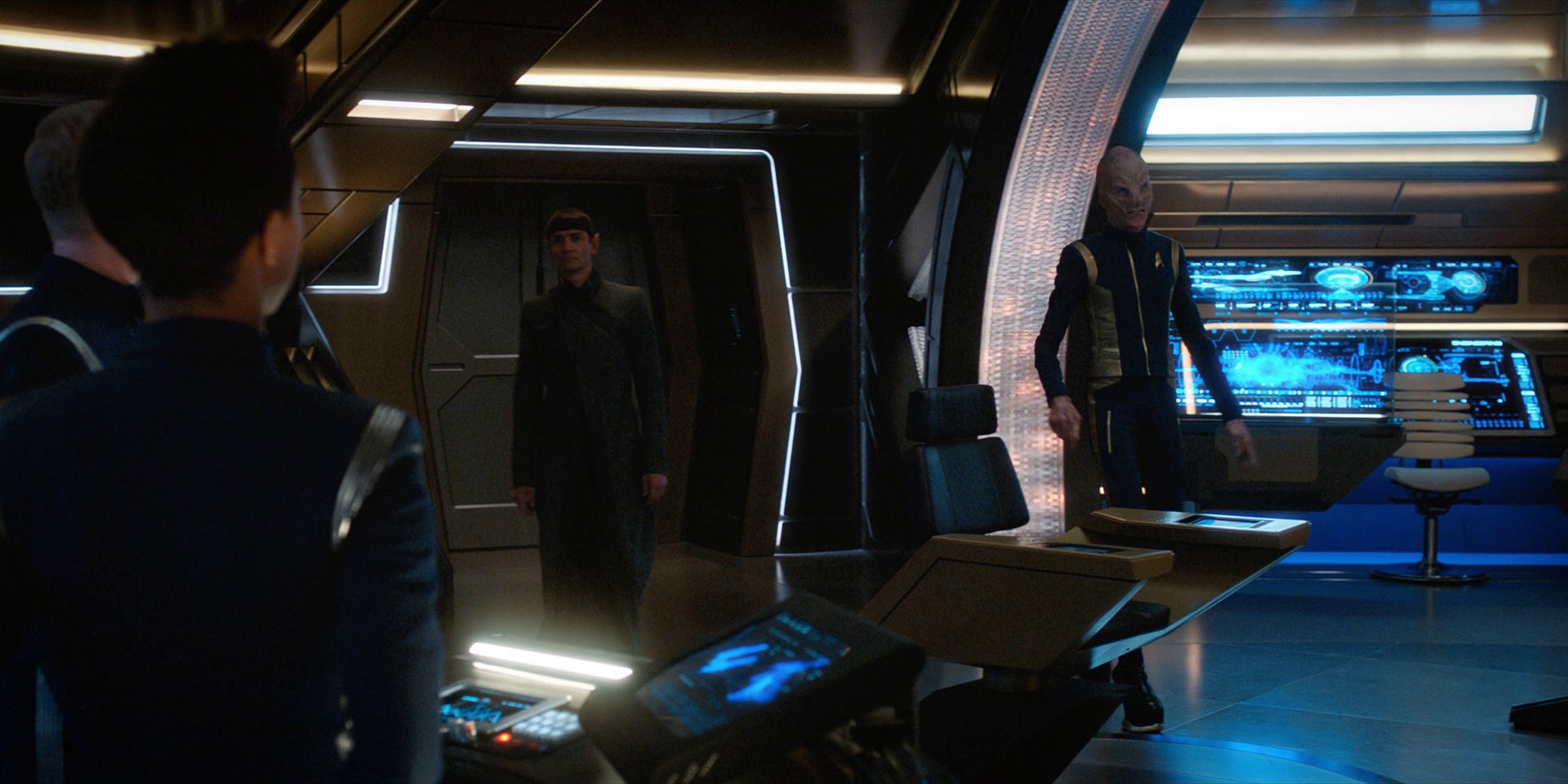 extant_StarTrekDiscovery_1x15-WillYouTakeMyHand_4689.jpg