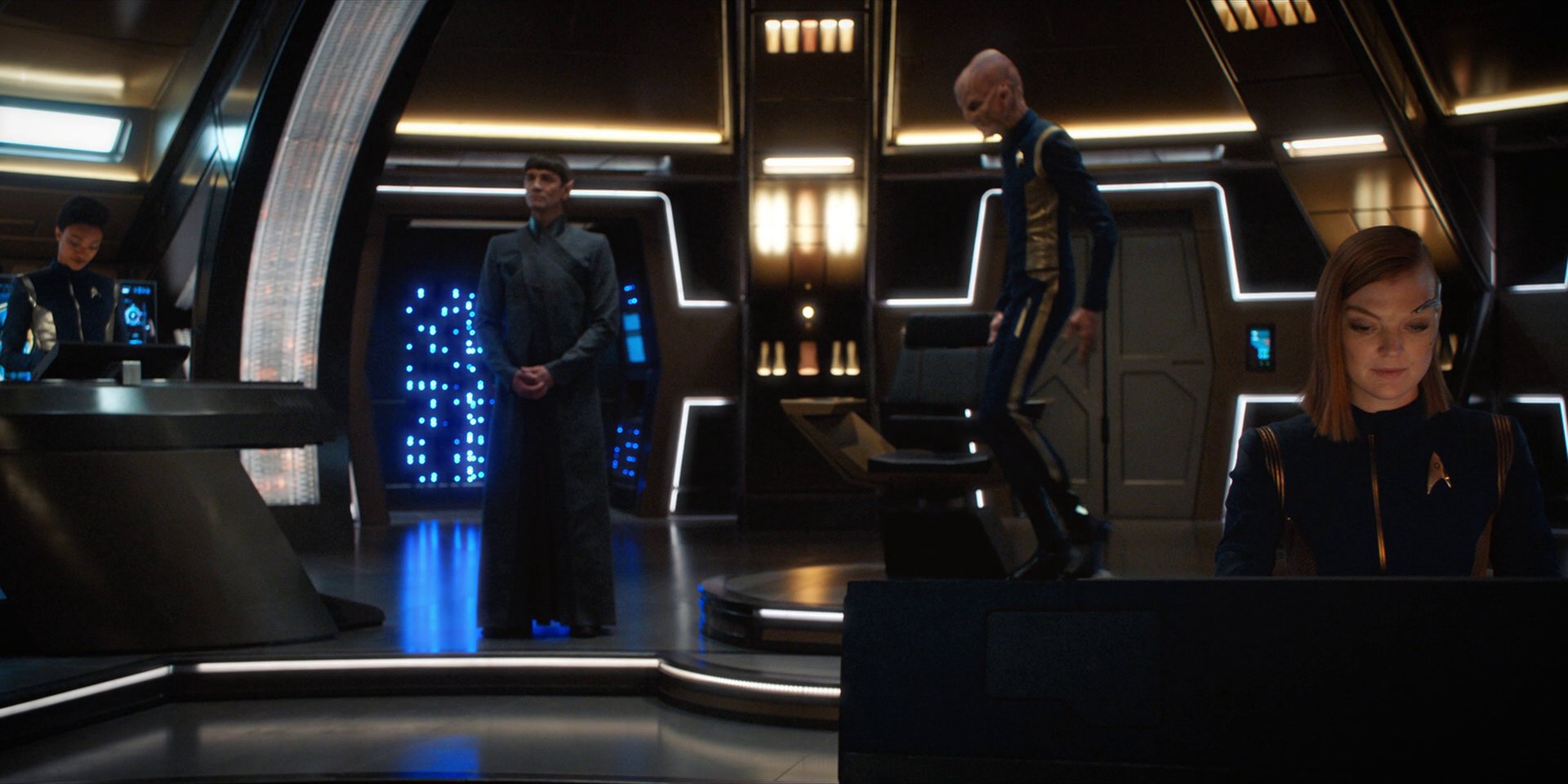 extant_StarTrekDiscovery_1x15-WillYouTakeMyHand_4715.jpg