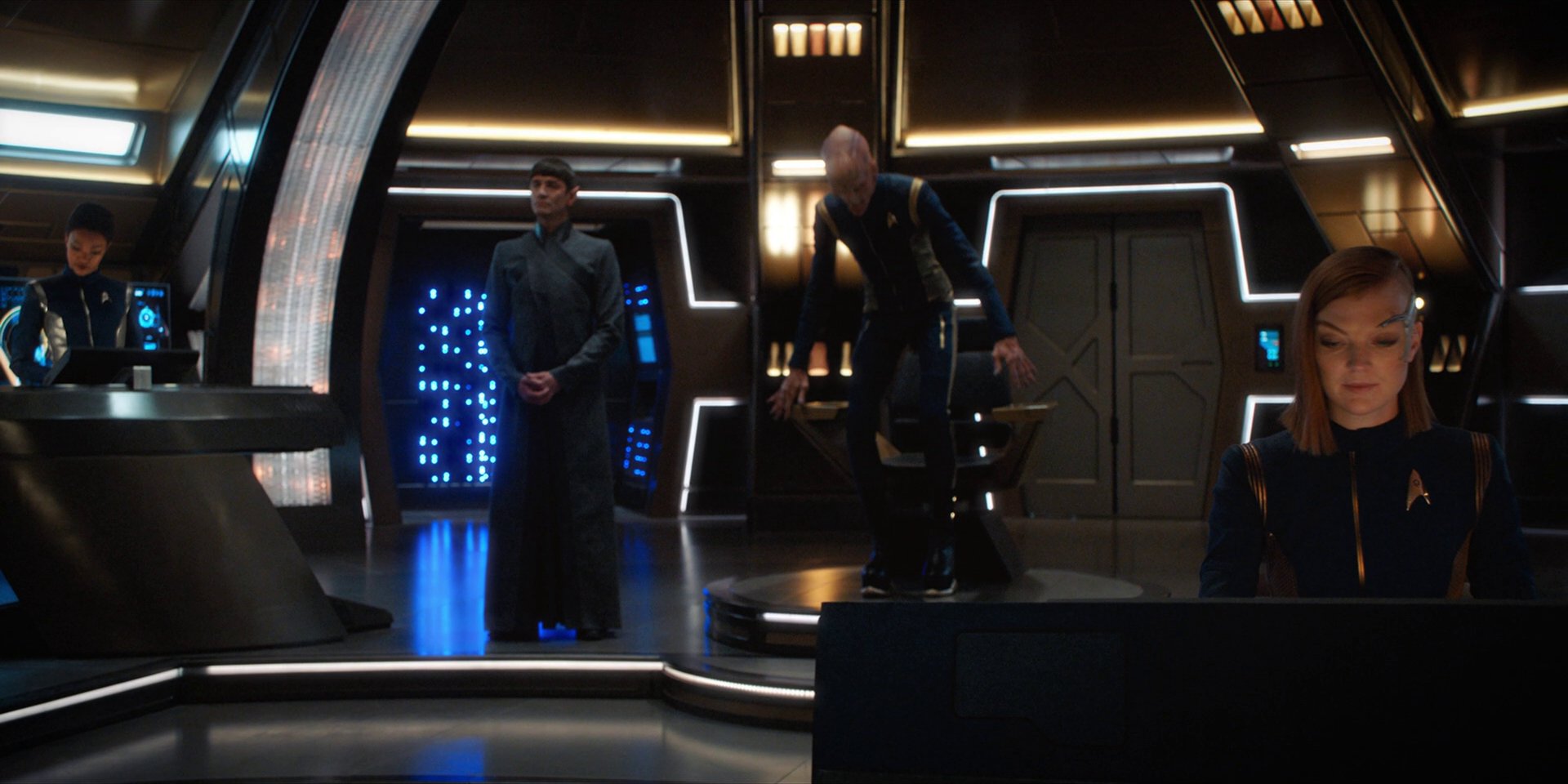 extant_StarTrekDiscovery_1x15-WillYouTakeMyHand_4718.jpg