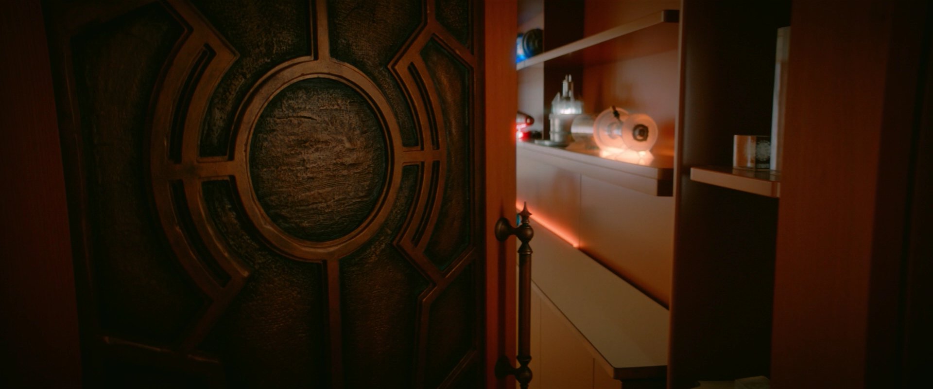 extant_StarTrekDiscovery_2x01-Brother_00675.jpg