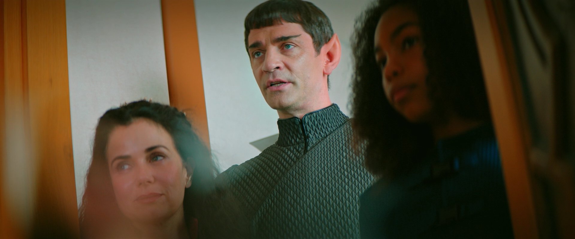 extant_StarTrekDiscovery_2x01-Brother_00735.jpg