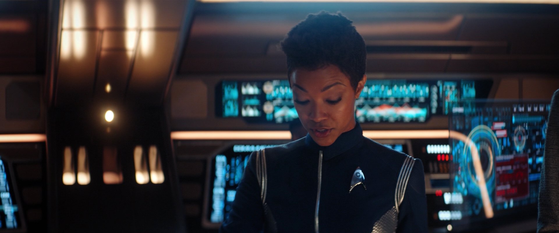 extant_StarTrekDiscovery_2x01-Brother_00845.jpg