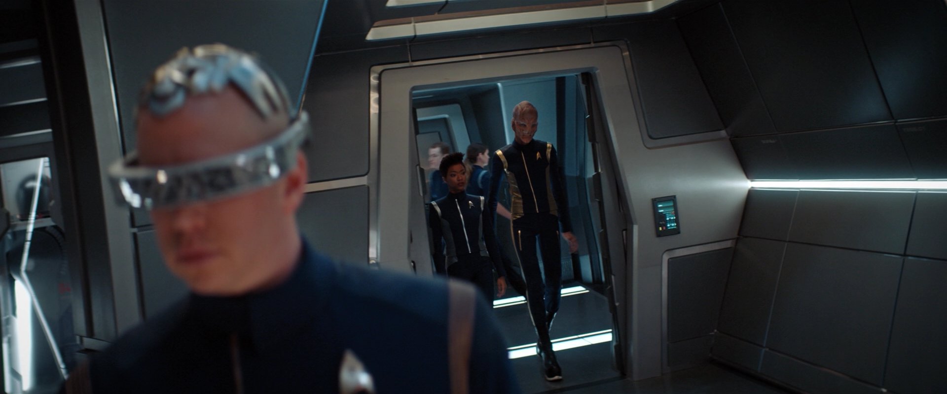 extant_StarTrekDiscovery_2x01-Brother_01236.jpg