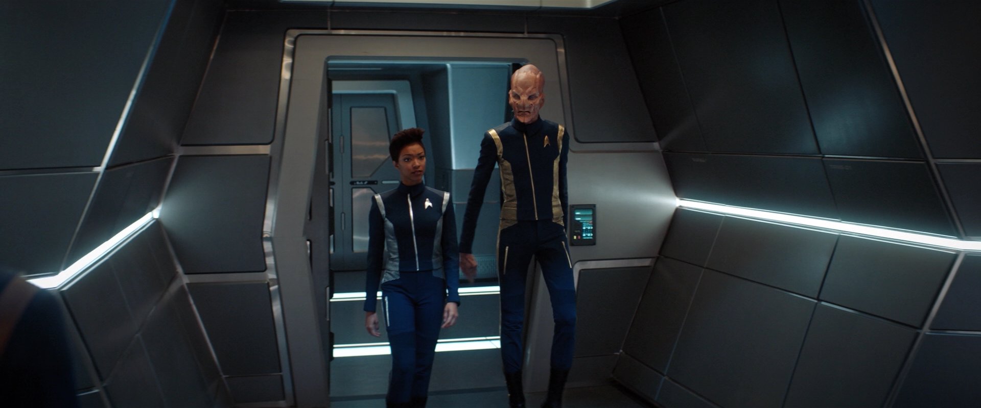 extant_StarTrekDiscovery_2x01-Brother_01239.jpg