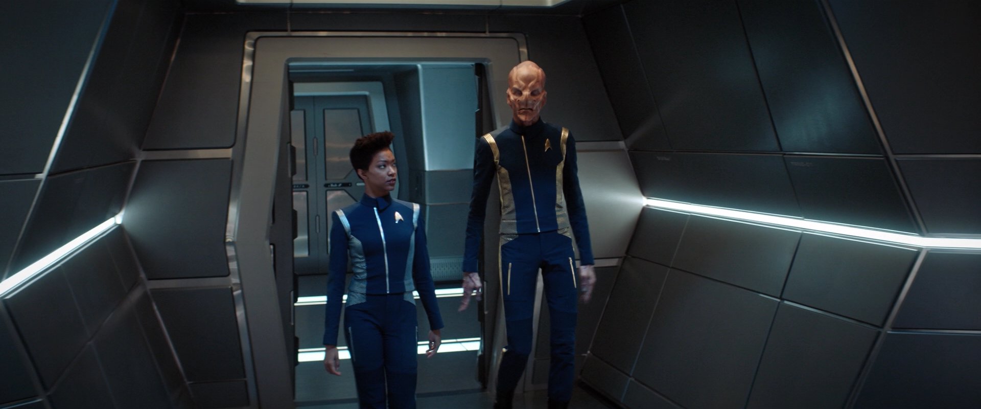 extant_StarTrekDiscovery_2x01-Brother_01240.jpg