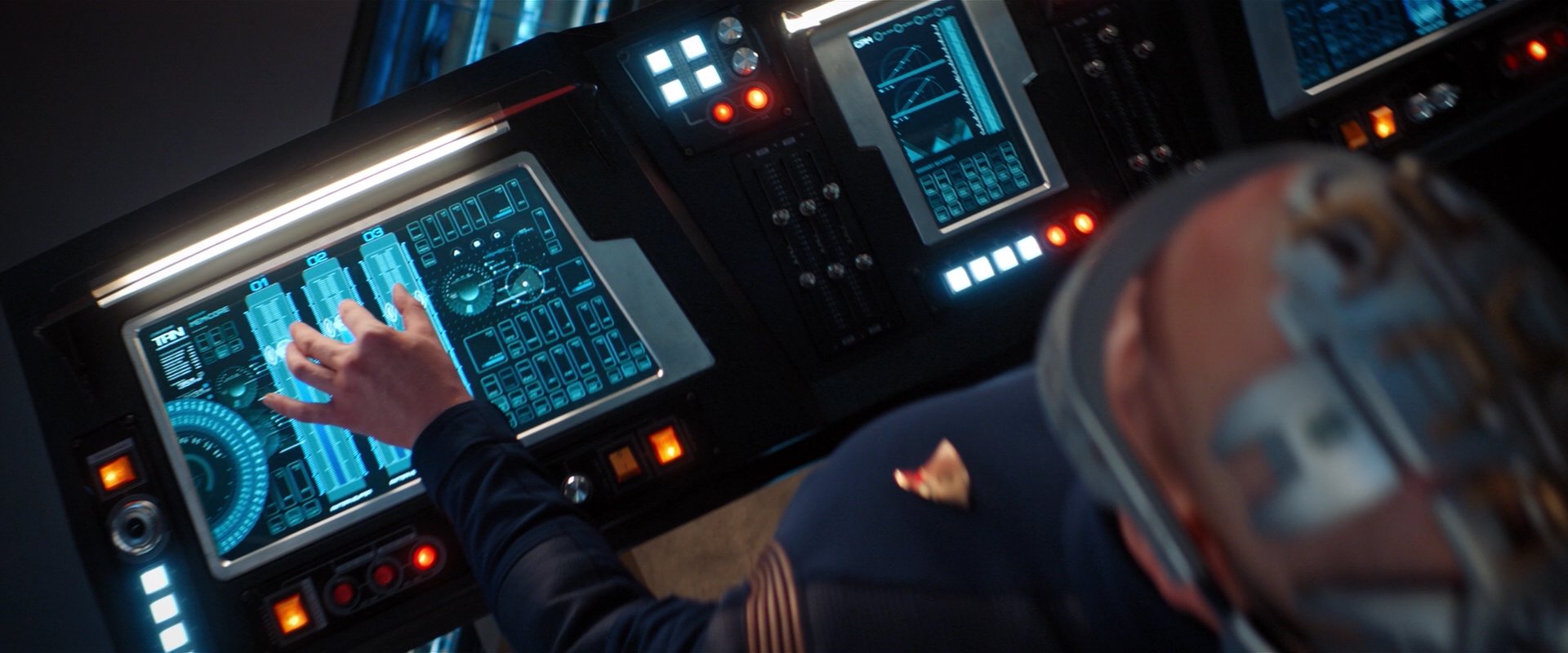 extant_StarTrekDiscovery_2x01-Brother_01272.jpg