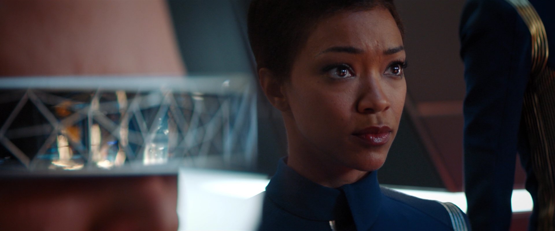 extant_StarTrekDiscovery_2x01-Brother_01277.jpg