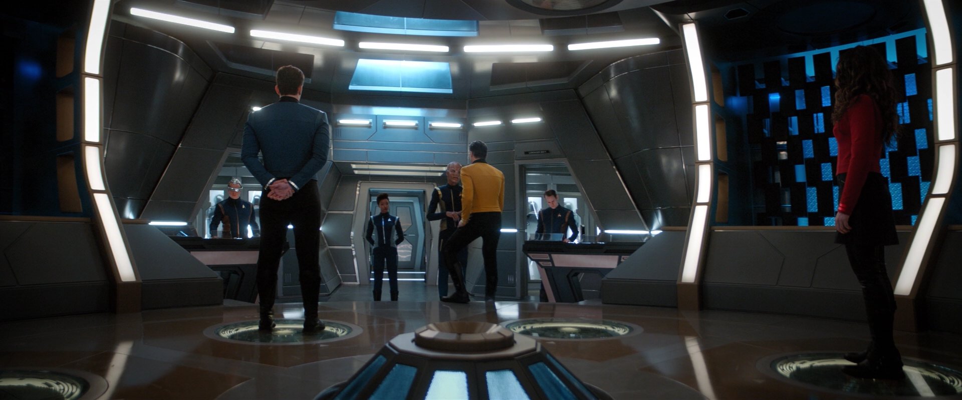 extant_StarTrekDiscovery_2x01-Brother_01389.jpg