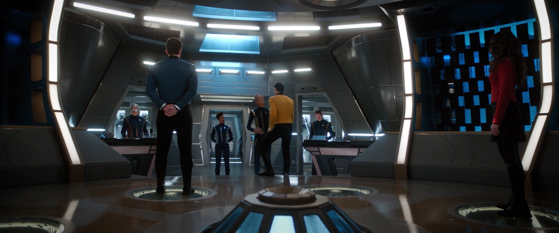 extant_StarTrekDiscovery_2x01-Brother_01396.jpg