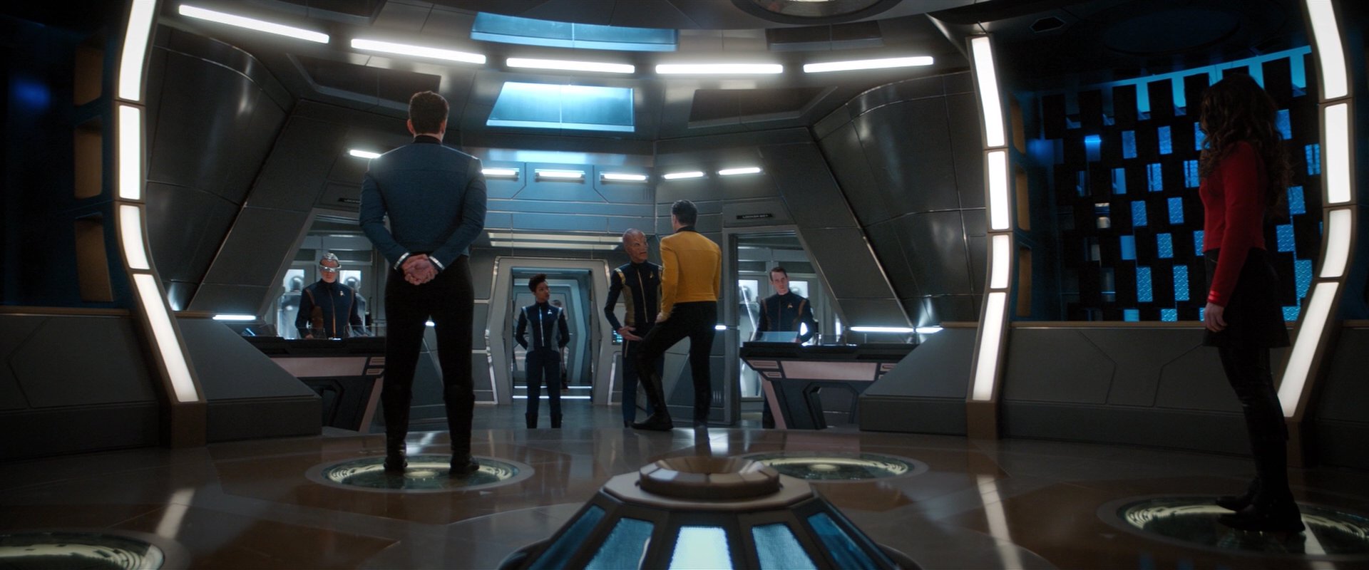 extant_StarTrekDiscovery_2x01-Brother_01397.jpg