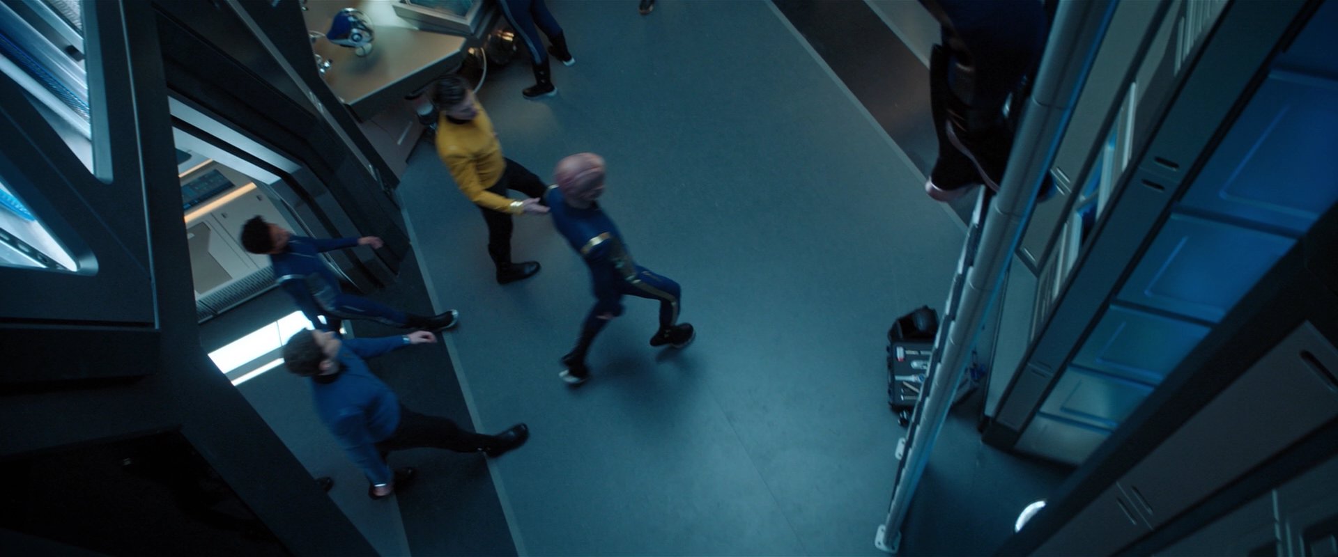 extant_StarTrekDiscovery_2x01-Brother_01430.jpg