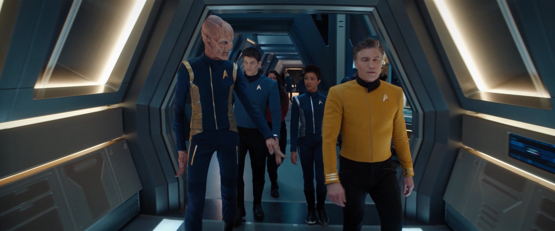 extant_StarTrekDiscovery_2x01-Brother_01436.jpg