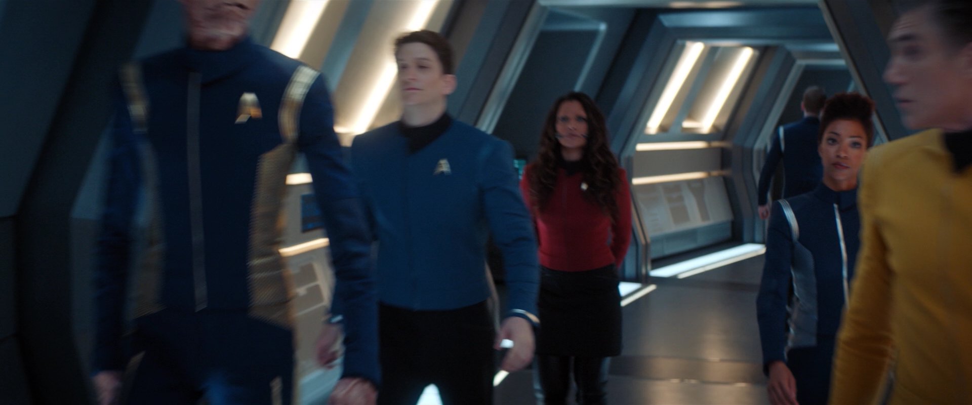 extant_StarTrekDiscovery_2x01-Brother_01485.jpg