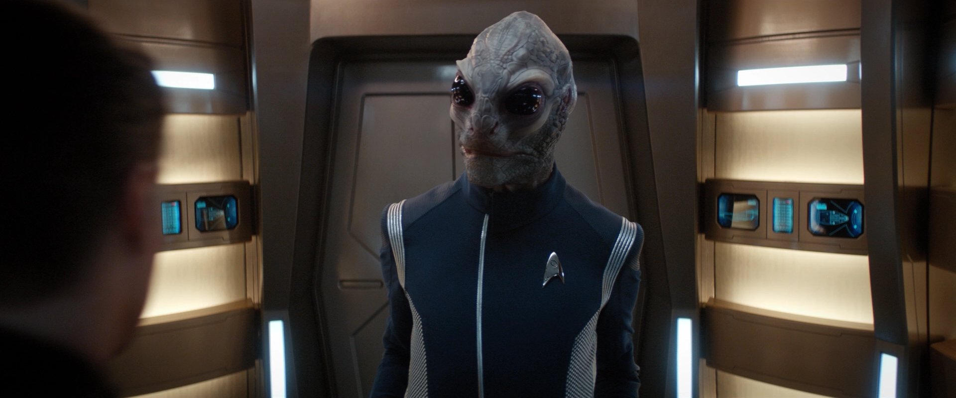 extant_StarTrekDiscovery_2x01-Brother_01589.jpg