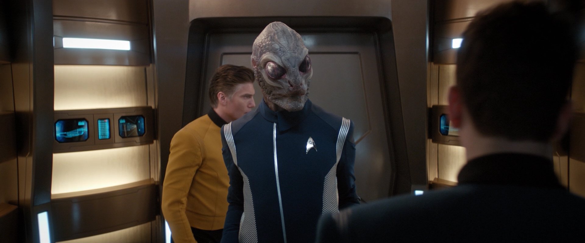extant_StarTrekDiscovery_2x01-Brother_01593.jpg