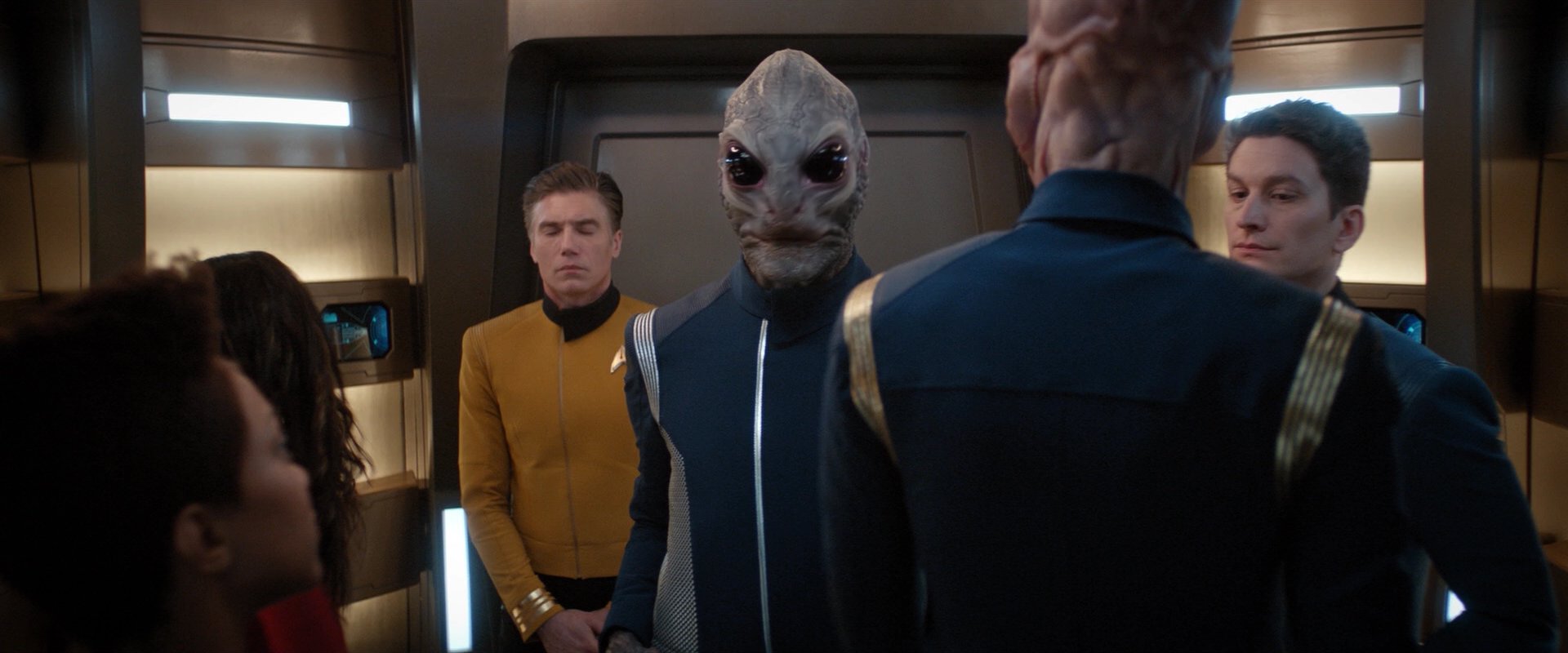 extant_StarTrekDiscovery_2x01-Brother_01598.jpg
