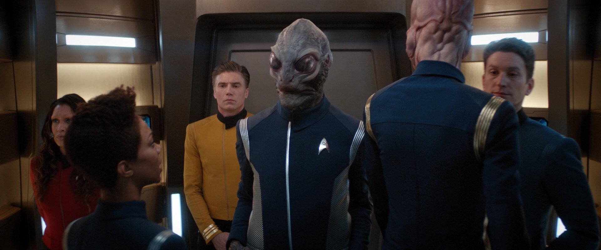 extant_StarTrekDiscovery_2x01-Brother_01599.jpg