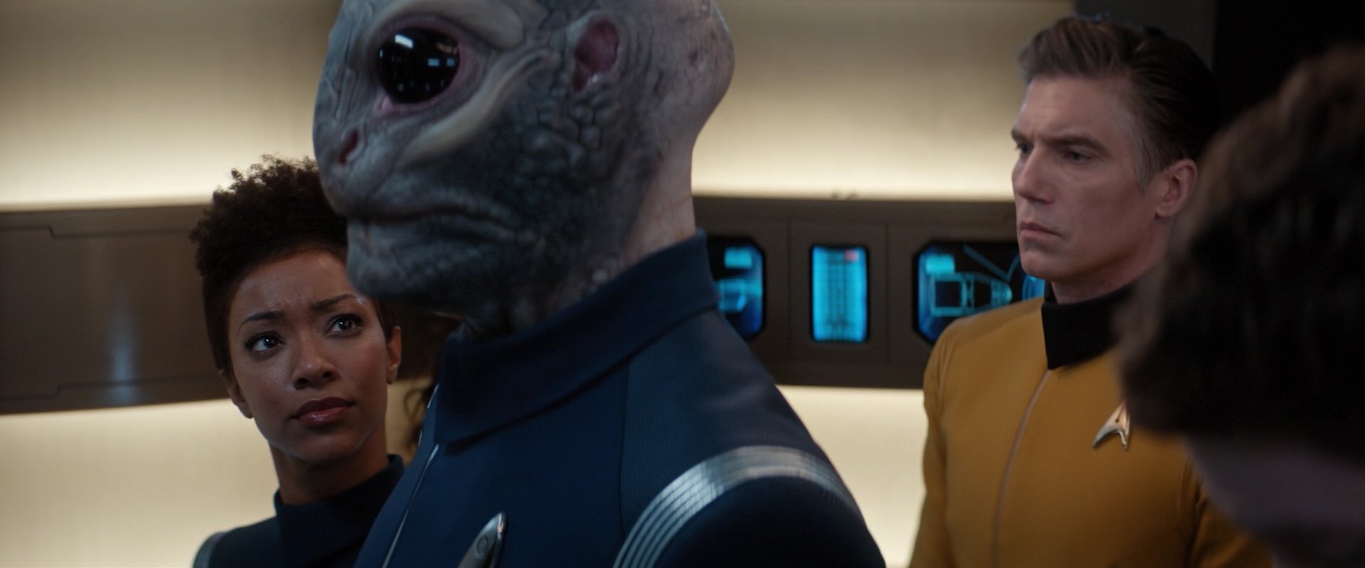 extant_StarTrekDiscovery_2x01-Brother_01604.jpg