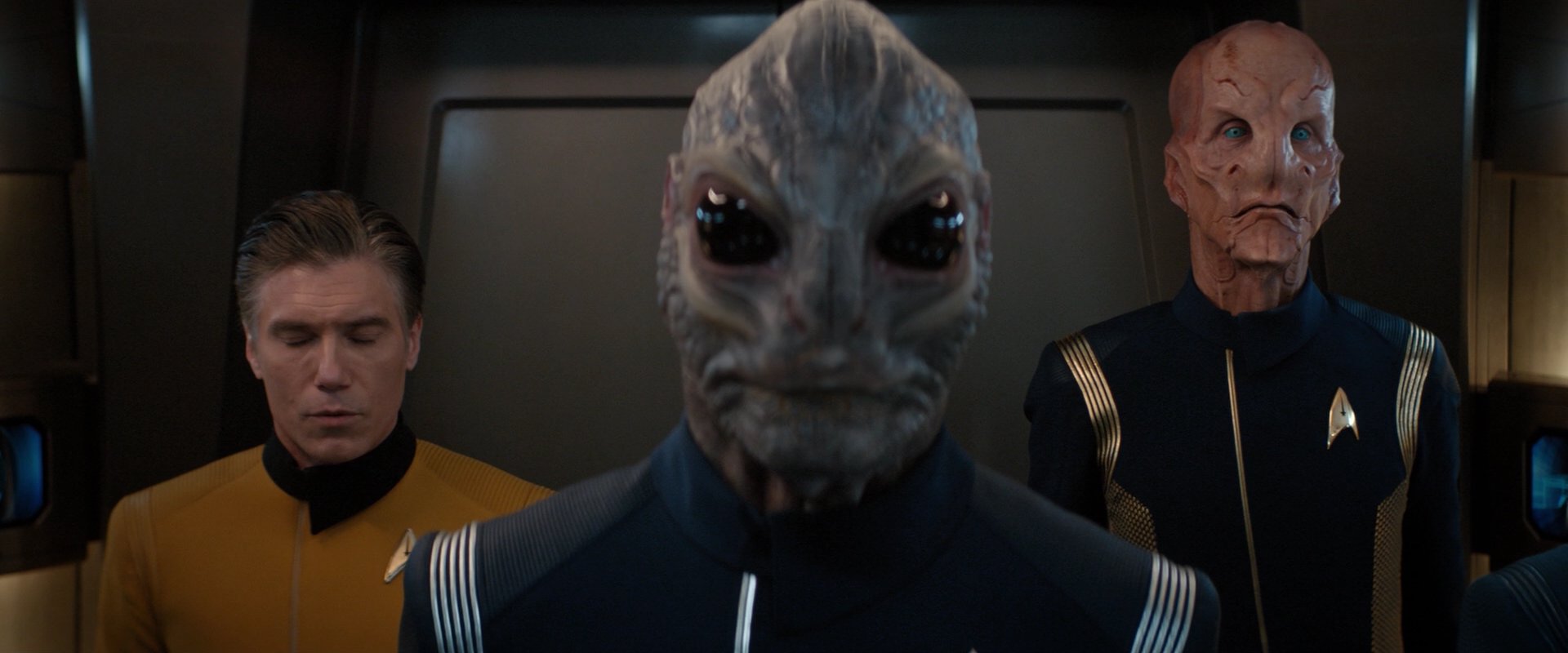 extant_StarTrekDiscovery_2x01-Brother_01700.jpg