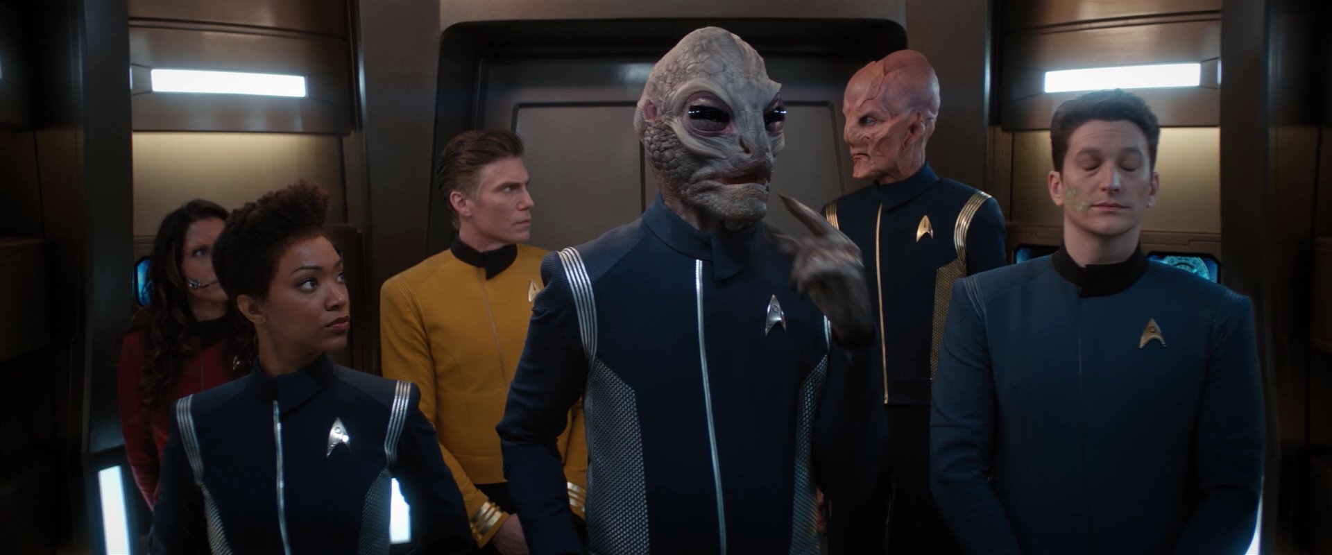 extant_StarTrekDiscovery_2x01-Brother_01705.jpg