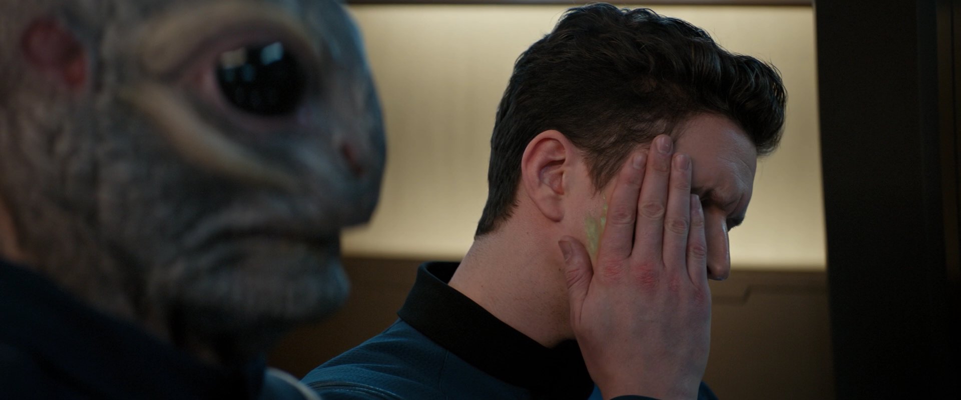 extant_StarTrekDiscovery_2x01-Brother_01709.jpg
