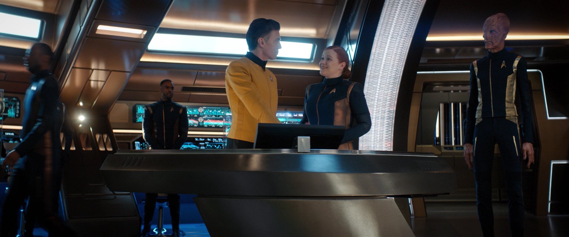 extant_StarTrekDiscovery_2x01-Brother_01736.jpg