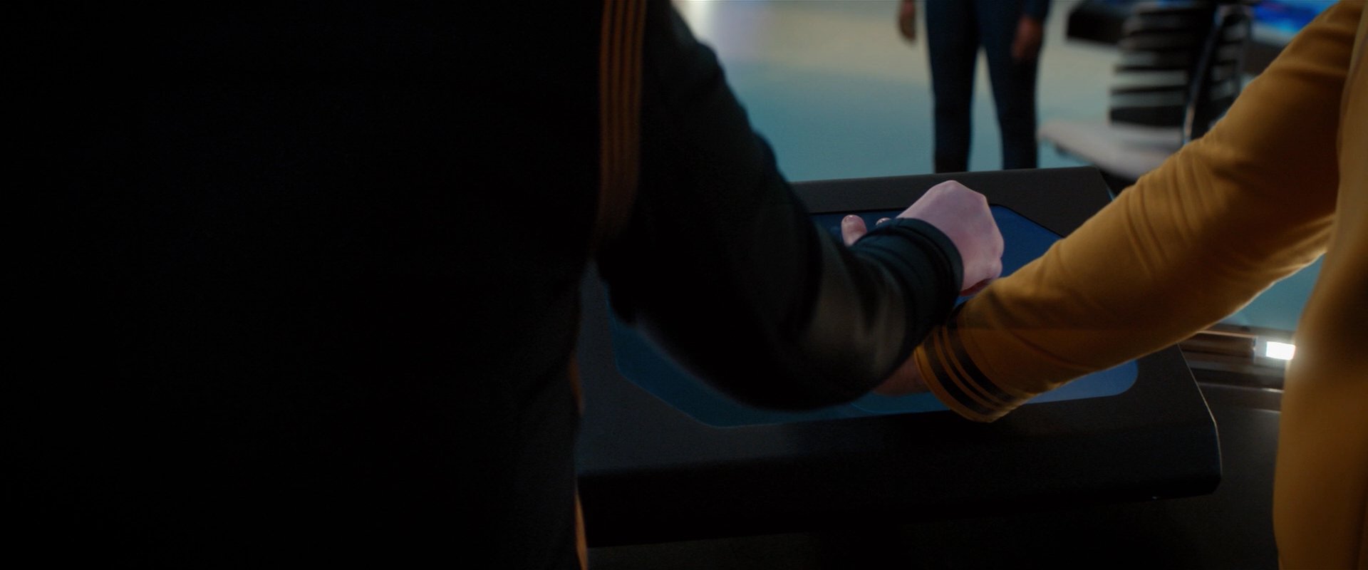 extant_StarTrekDiscovery_2x01-Brother_01779.jpg