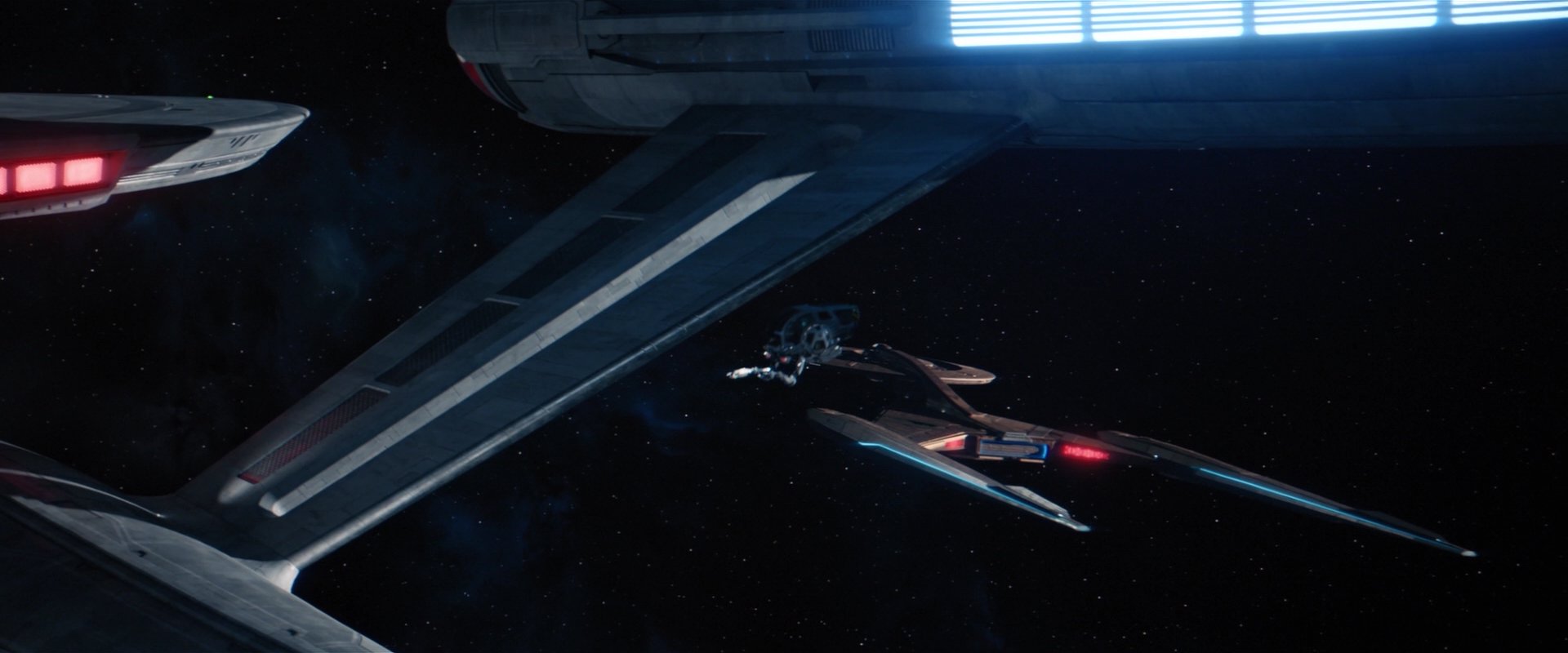 extant_StarTrekDiscovery_2x01-Brother_01992.jpg
