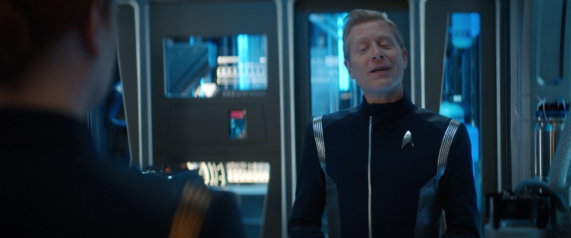 extant_StarTrekDiscovery_2x01-Brother_02342.jpg