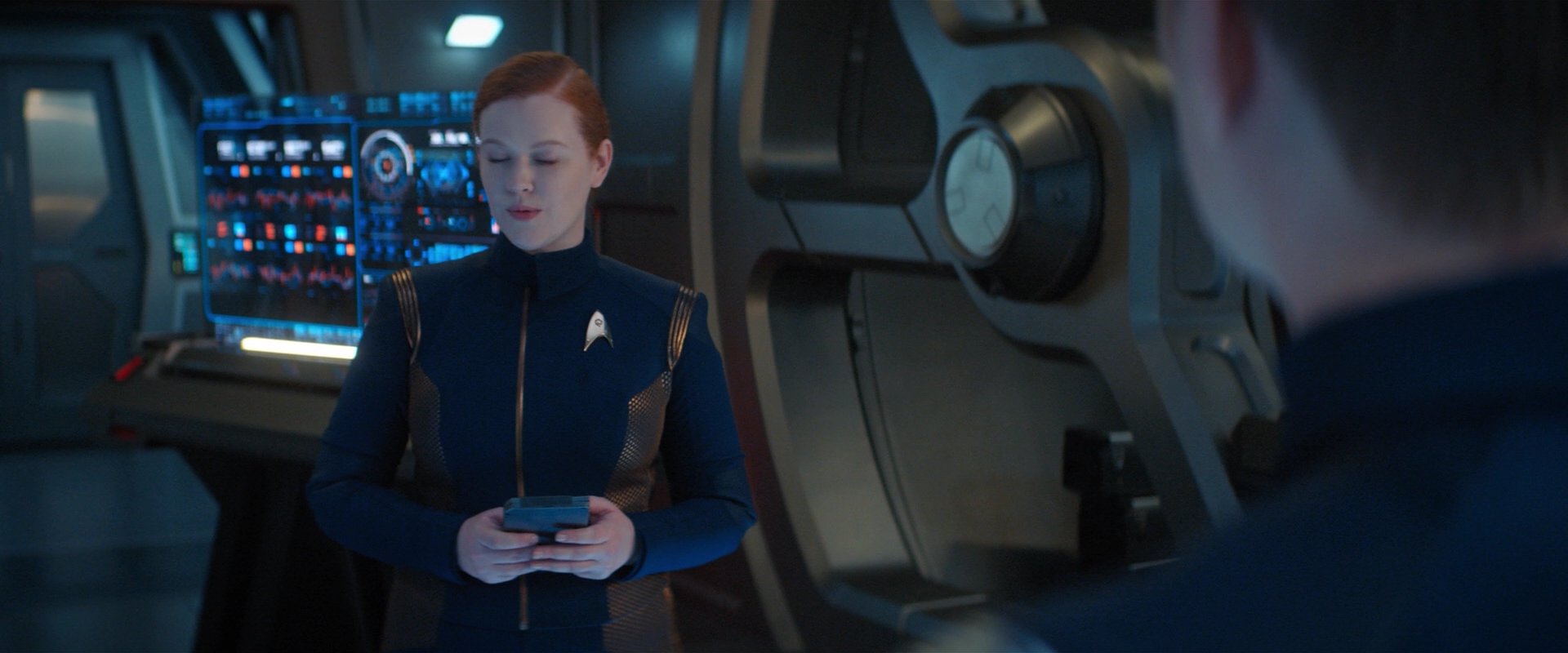 extant_StarTrekDiscovery_2x01-Brother_02346.jpg