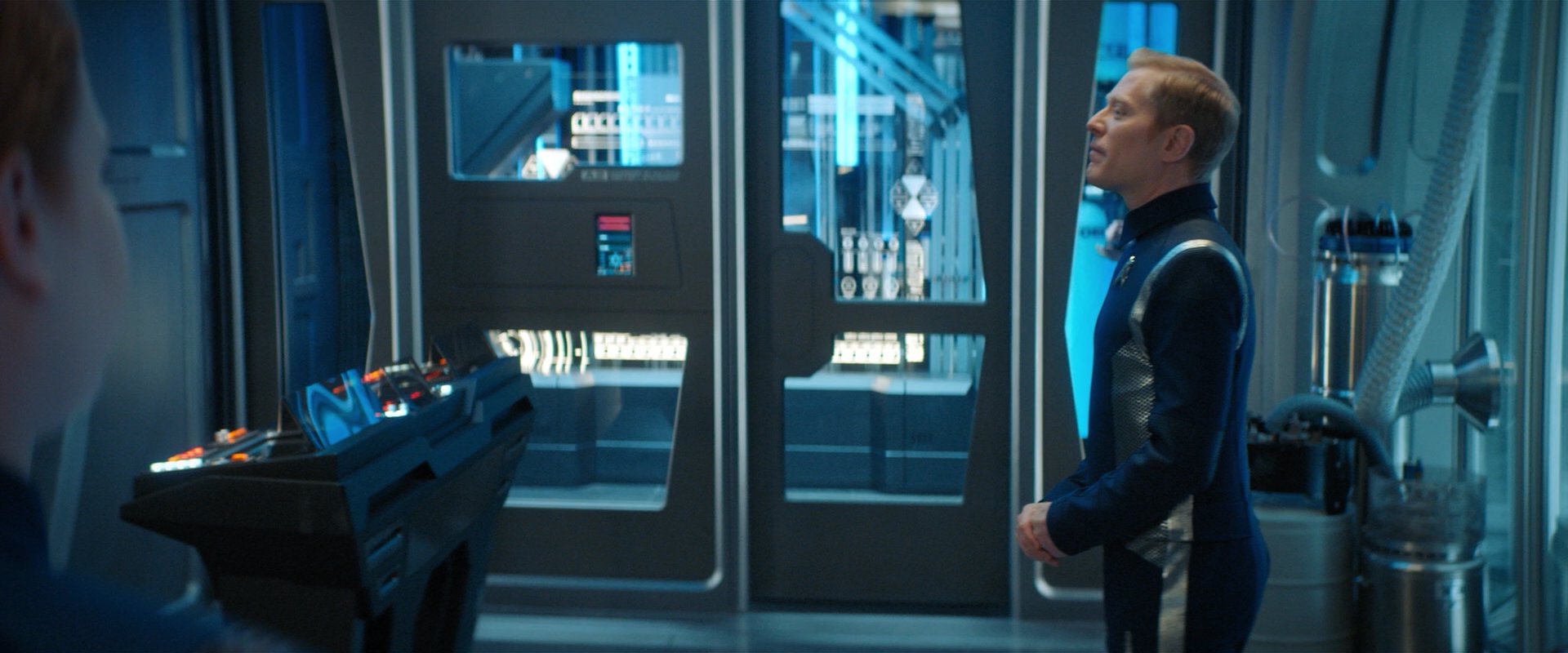 extant_StarTrekDiscovery_2x01-Brother_02453.jpg