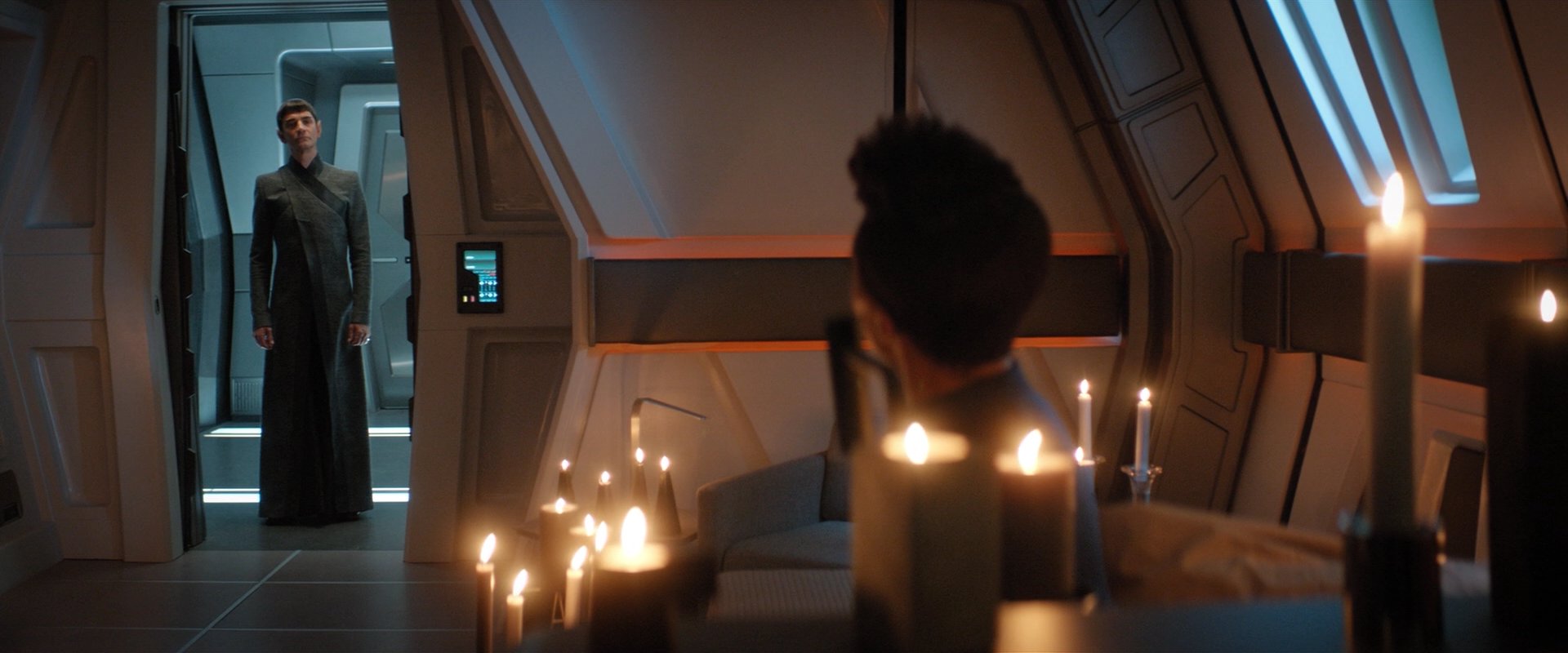 extant_StarTrekDiscovery_2x01-Brother_02651.jpg