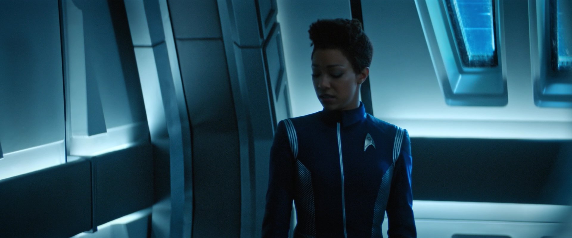 extant_StarTrekDiscovery_2x01-Brother_03016.jpg