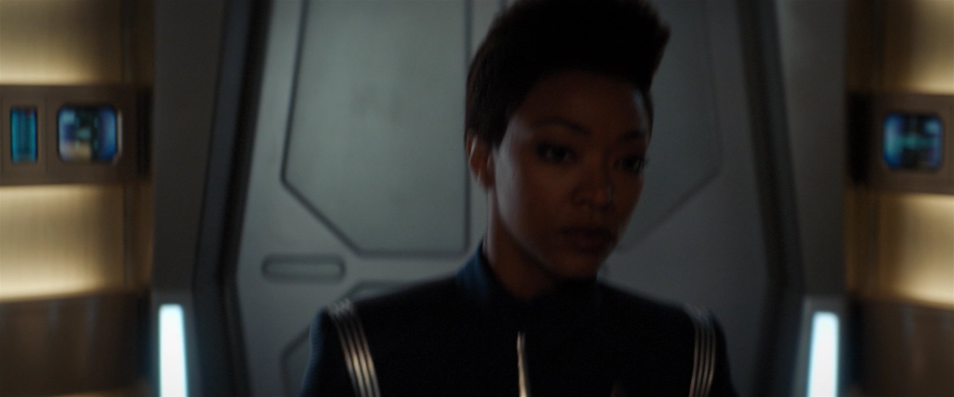 extant_StarTrekDiscovery_2x01-Brother_03089.jpg