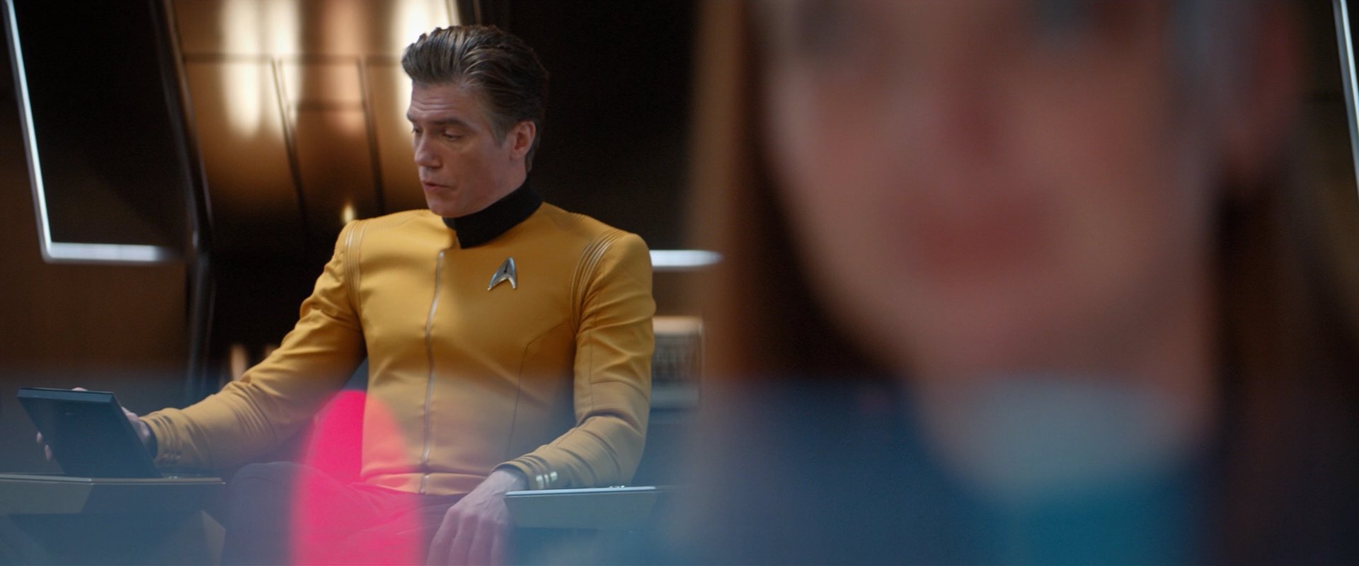 extant_StarTrekDiscovery_2x01-Brother_03170.jpg