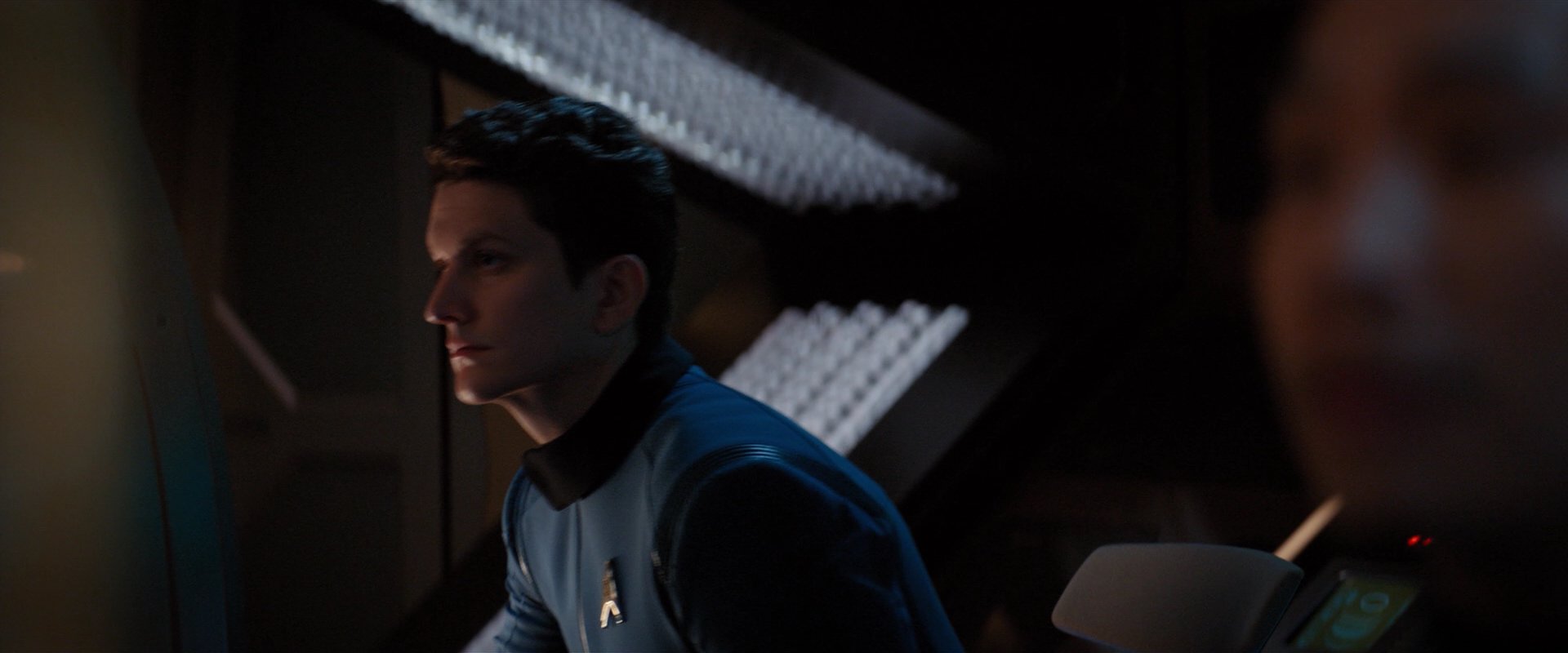 extant_StarTrekDiscovery_2x01-Brother_03186.jpg