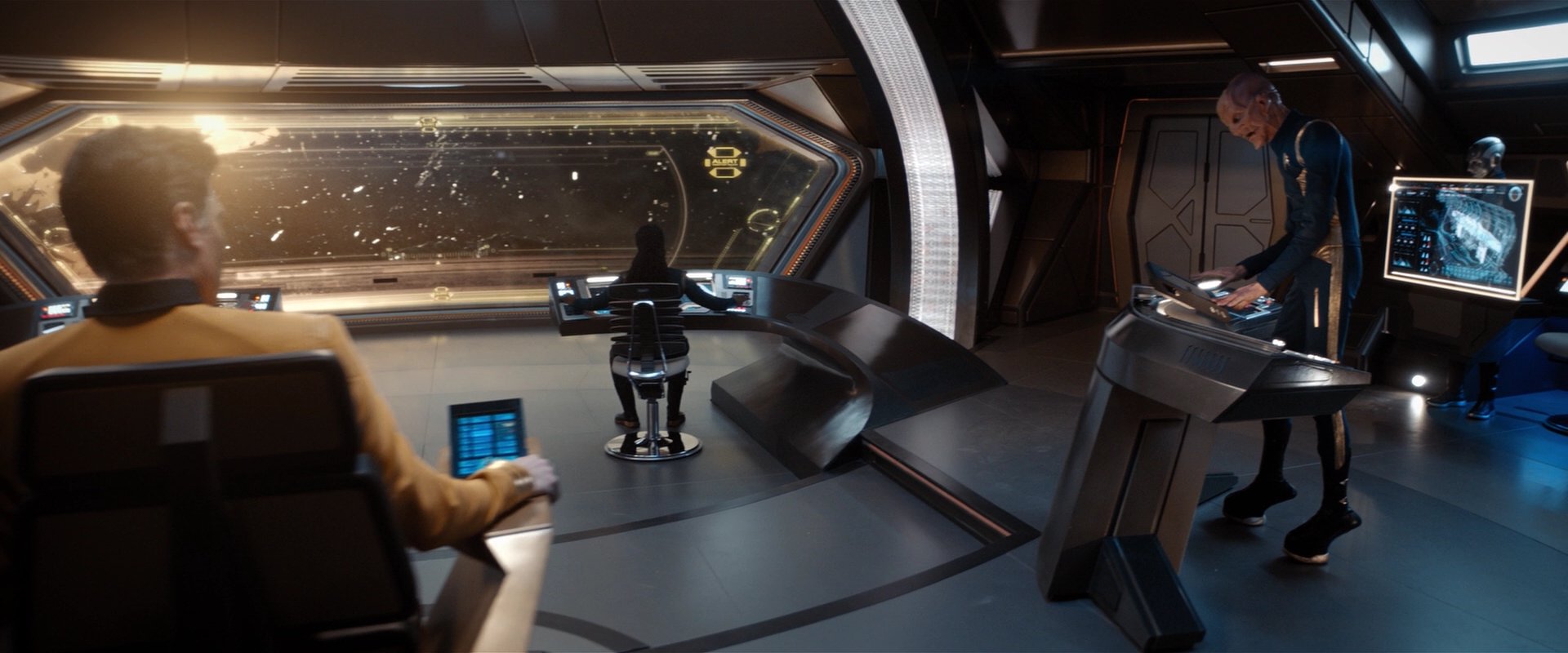 extant_StarTrekDiscovery_2x01-Brother_03248.jpg