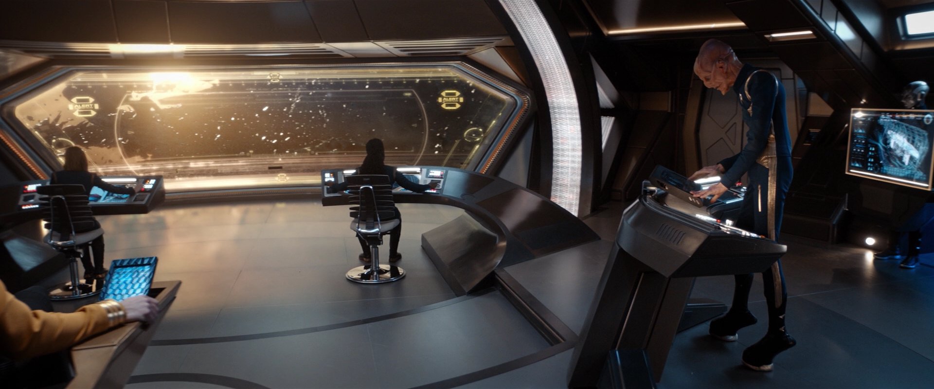 extant_StarTrekDiscovery_2x01-Brother_03250.jpg