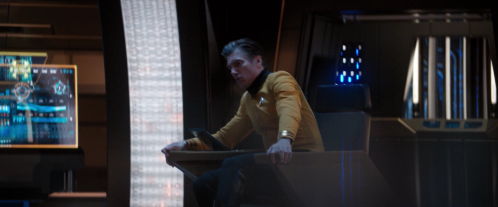 extant_StarTrekDiscovery_2x01-Brother_03342.jpg