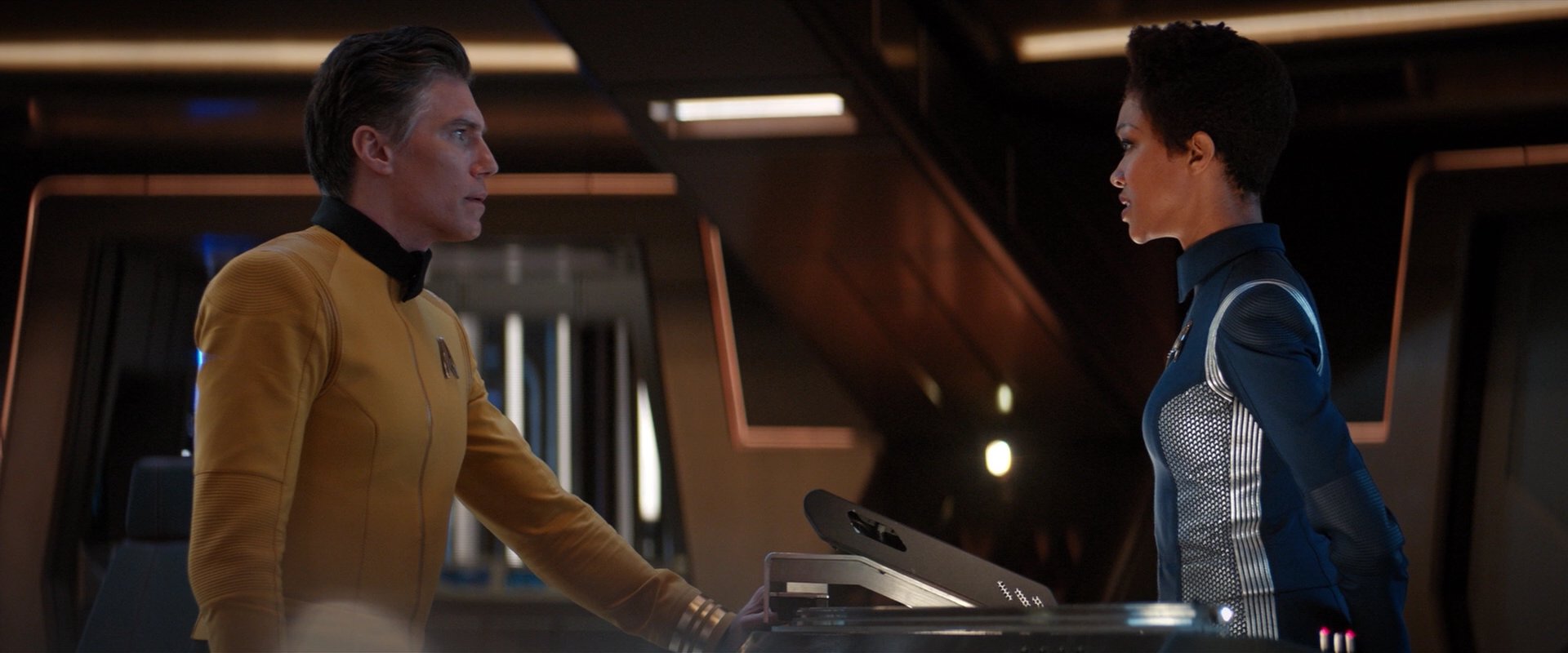 extant_StarTrekDiscovery_2x01-Brother_03592.jpg