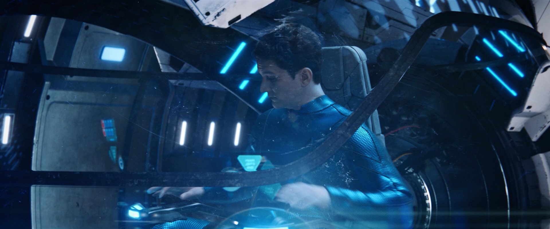 extant_StarTrekDiscovery_2x01-Brother_03827.jpg