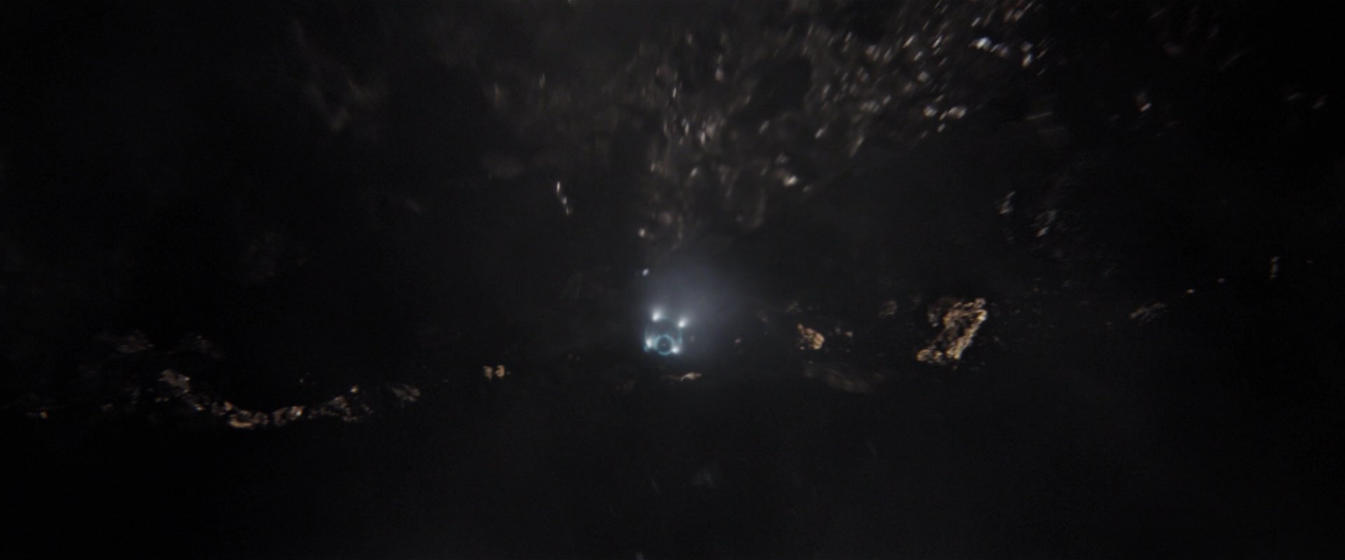 extant_StarTrekDiscovery_2x01-Brother_04076.jpg