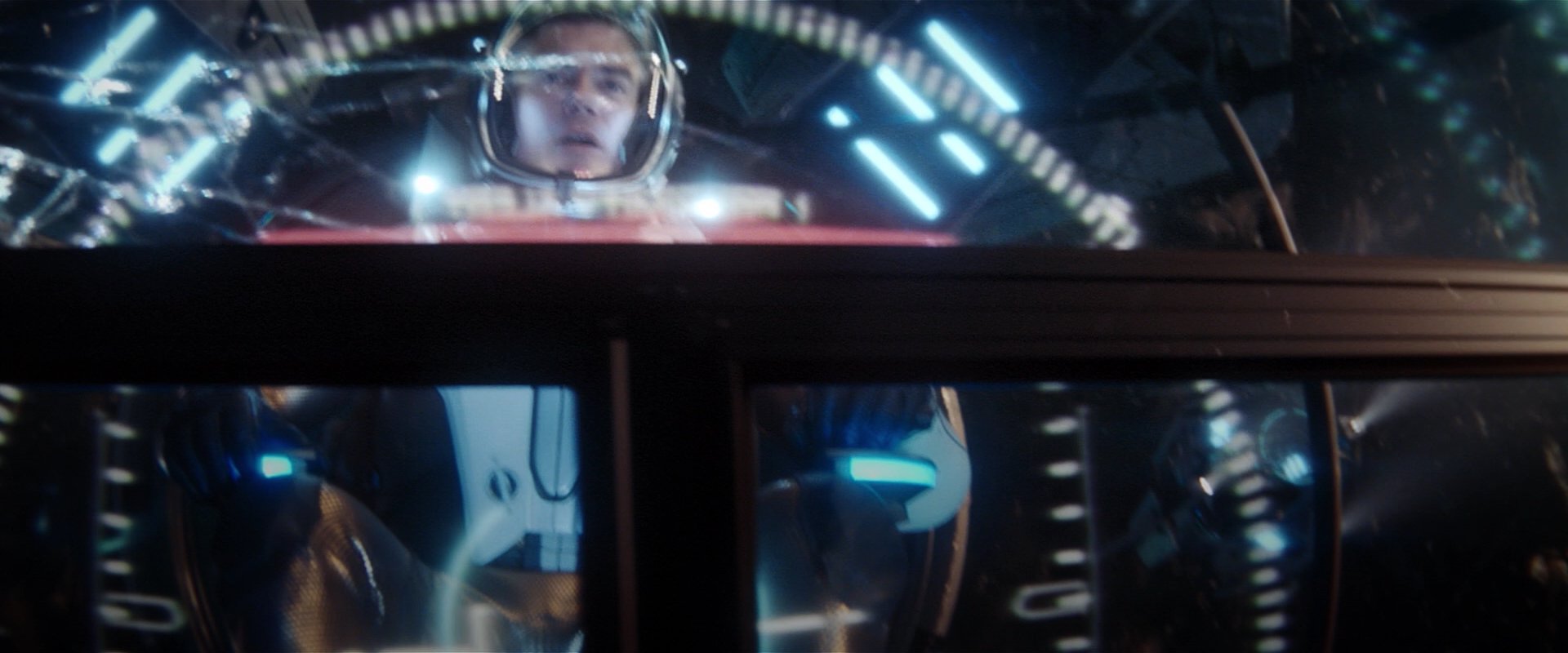 extant_StarTrekDiscovery_2x01-Brother_04254.jpg