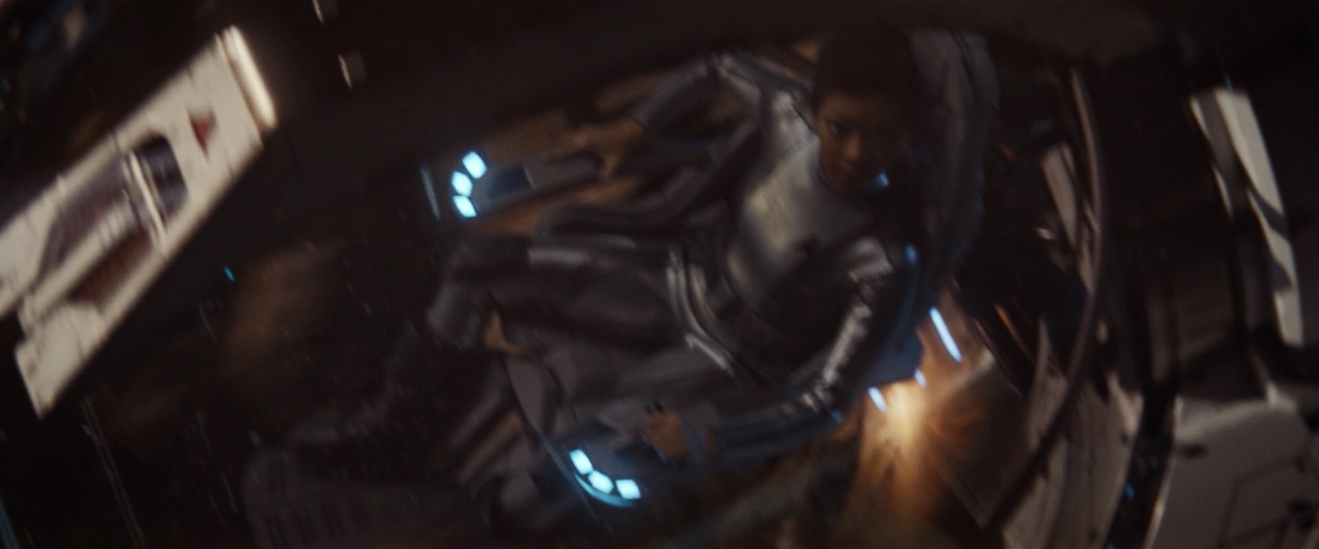 extant_StarTrekDiscovery_2x01-Brother_04295.jpg