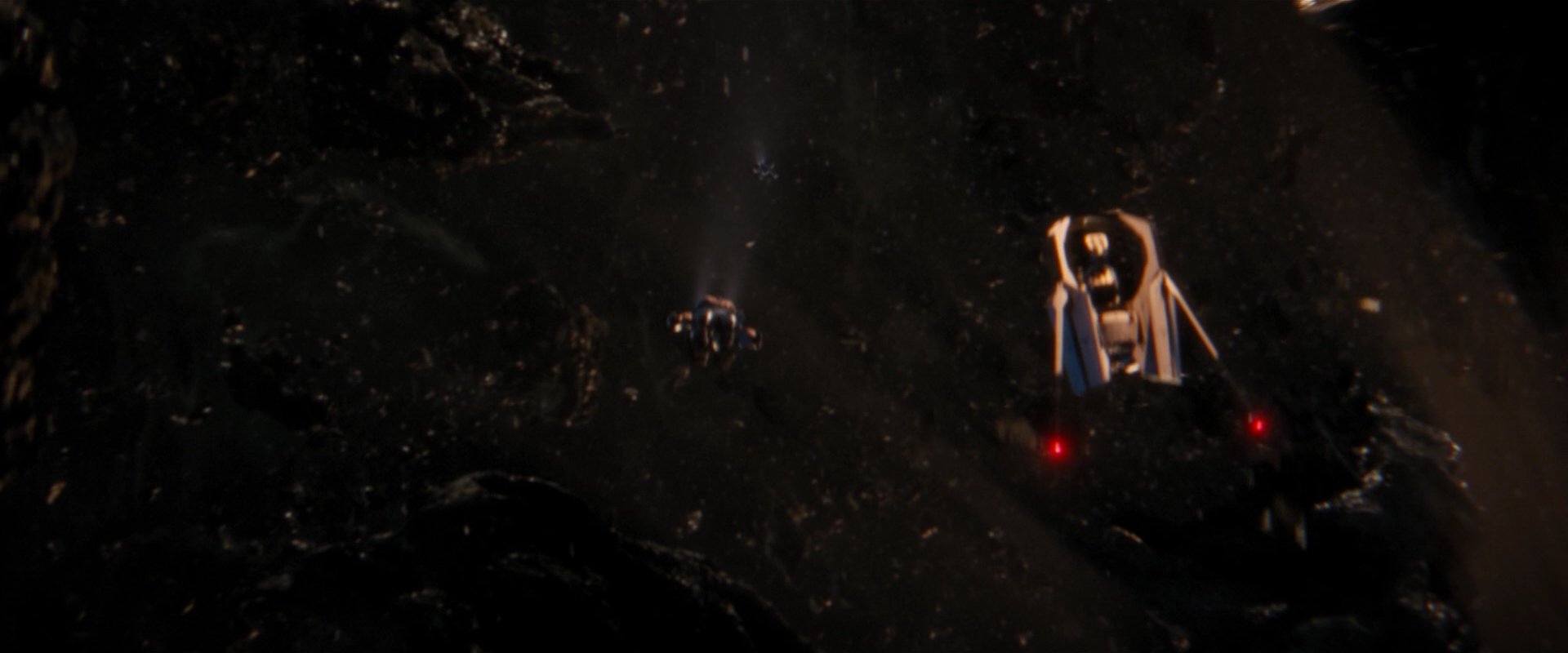 extant_StarTrekDiscovery_2x01-Brother_04396.jpg