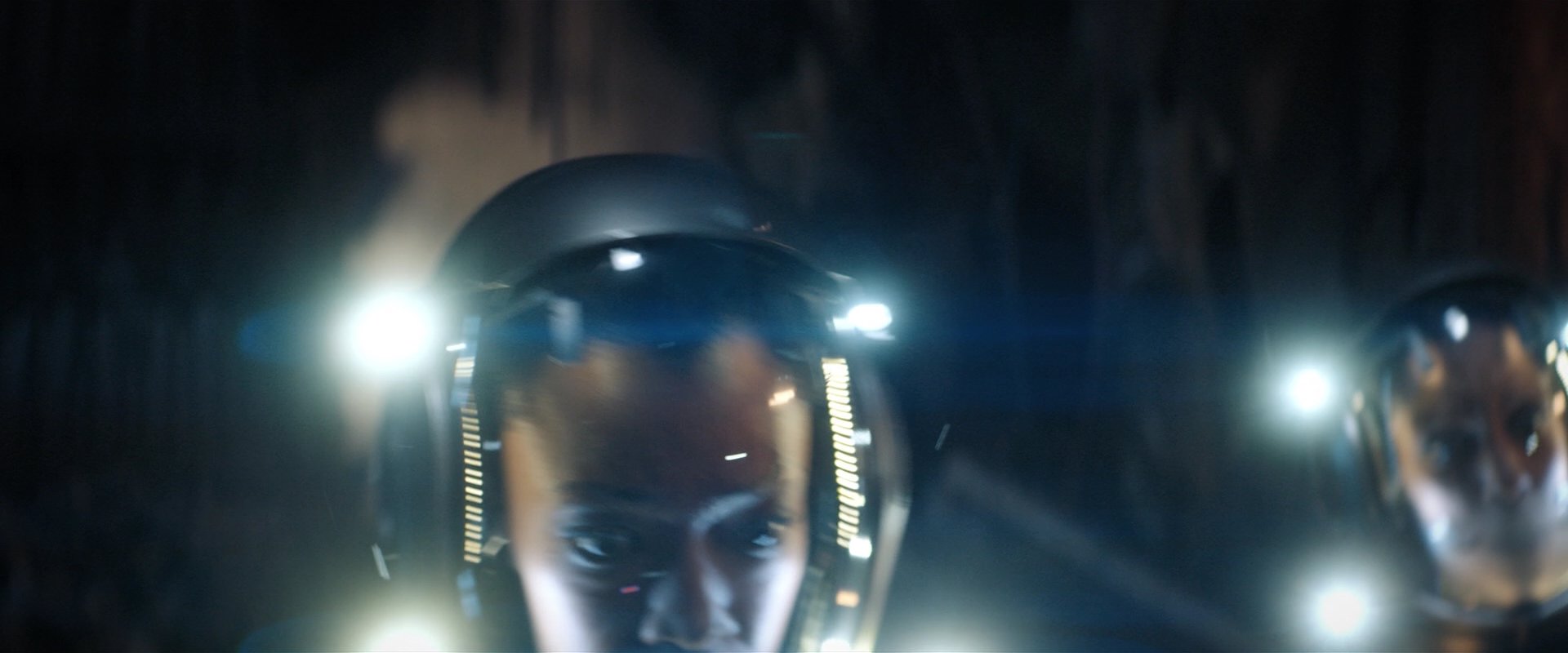 extant_StarTrekDiscovery_2x01-Brother_04746.jpg