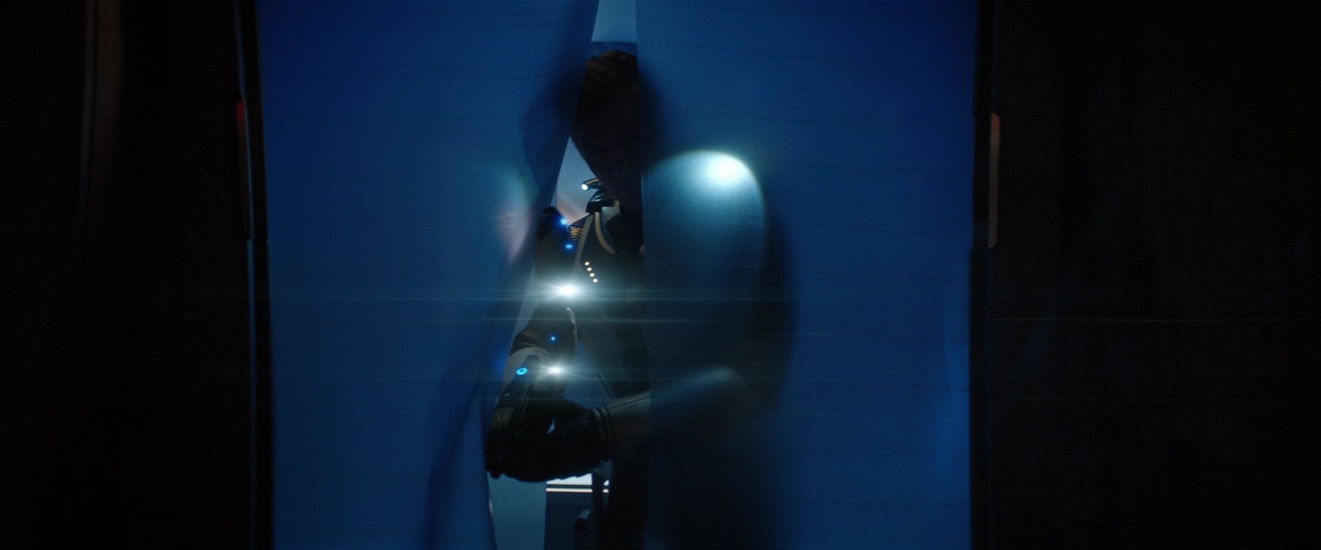 extant_StarTrekDiscovery_2x01-Brother_04859.jpg