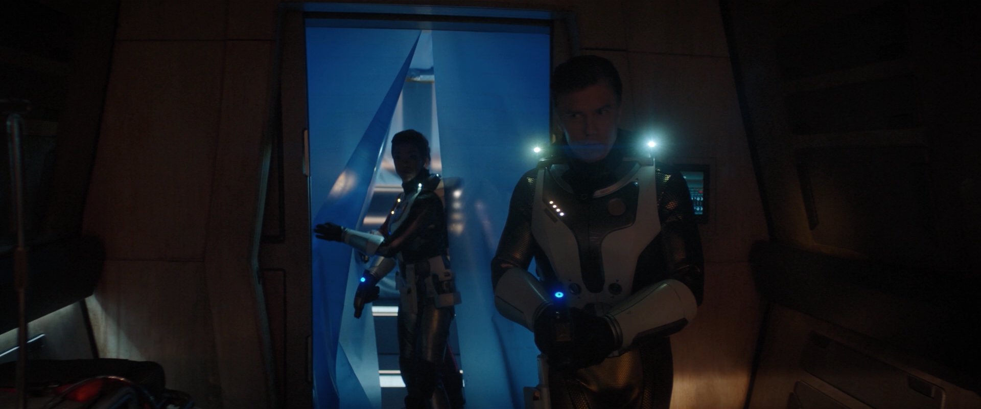 extant_StarTrekDiscovery_2x01-Brother_04871.jpg
