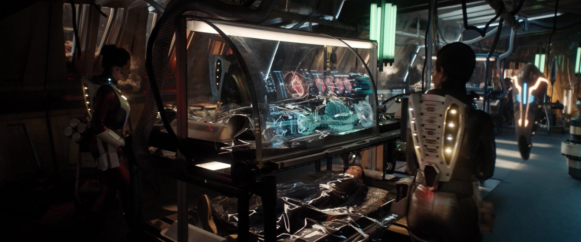 extant_StarTrekDiscovery_2x01-Brother_04909.jpg