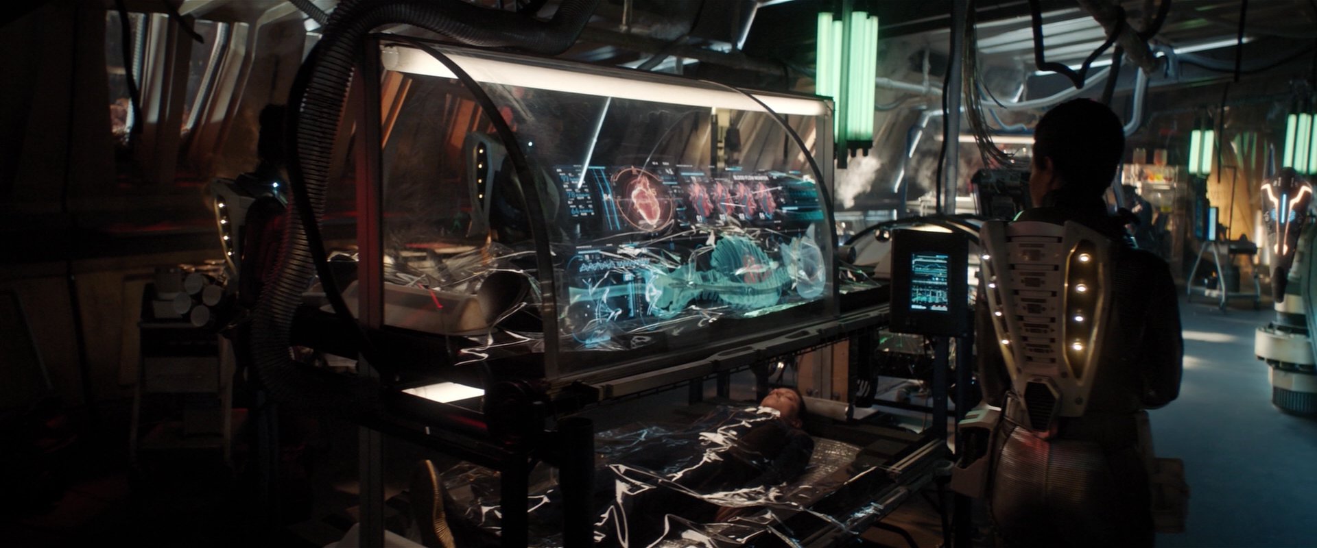 extant_StarTrekDiscovery_2x01-Brother_04910.jpg